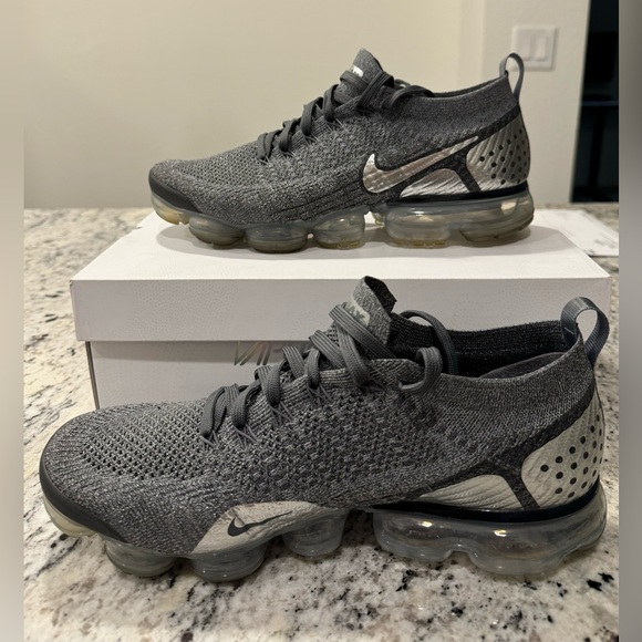 Nike Air VaporMax Flyknit 2 “Chrome” - Picture 2 of 6